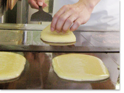 手焼きどら焼き双松の月(市田柿)の生地